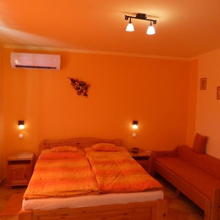 Napfeny Apartman Es Vendeghaz Egerszalók Exterior foto