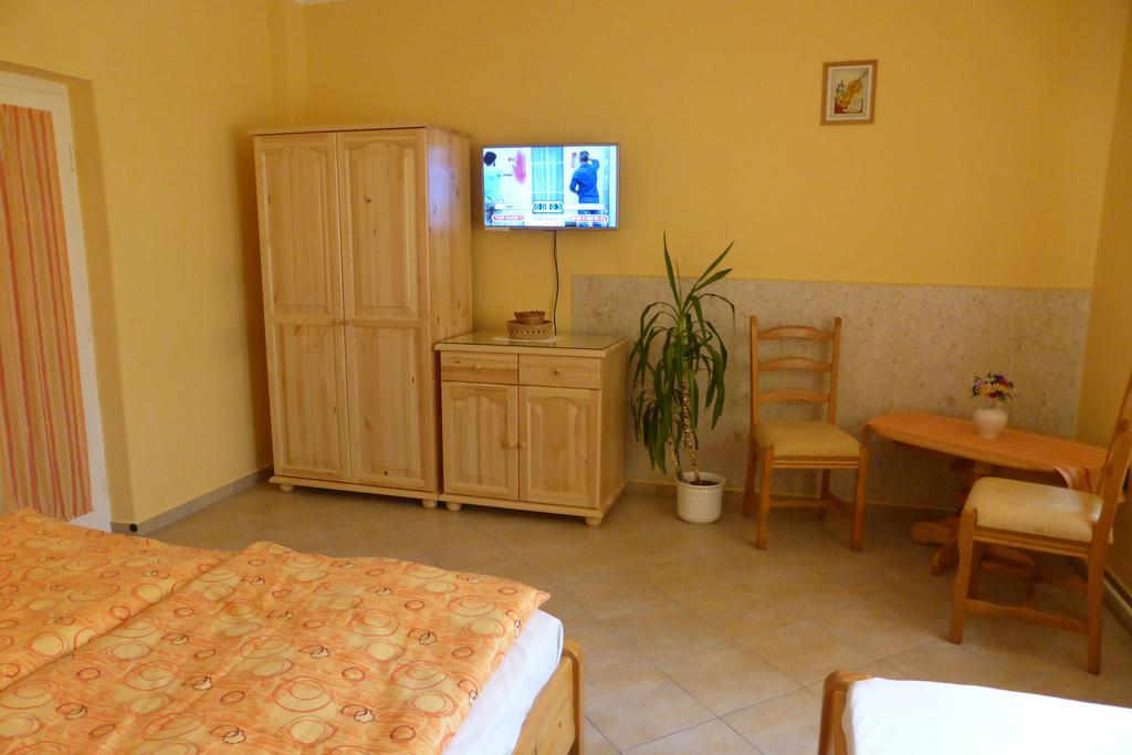 Napfeny Apartman Es Vendeghaz Egerszalók Exterior foto