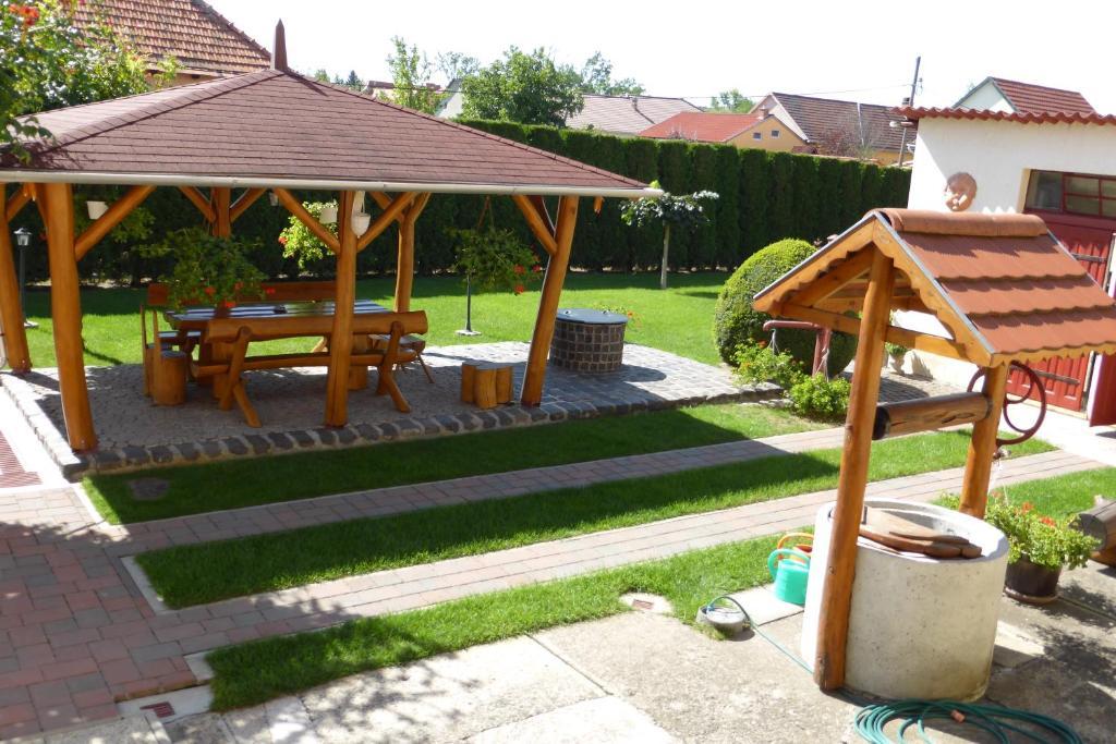 Napfeny Apartman Es Vendeghaz Egerszalók Cameră foto